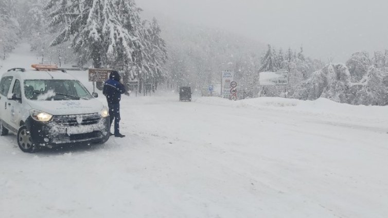 Пътна полиция: Очакват се сняг и заледявания