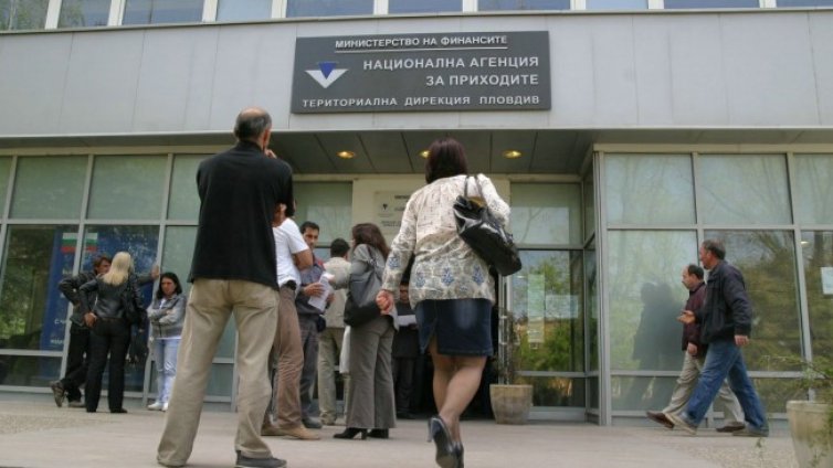 Здравната осигуровка за безработните скача на 26 лева