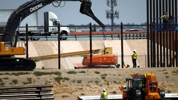 Байдън спря строежа на граничните стени между САЩ и Мексико