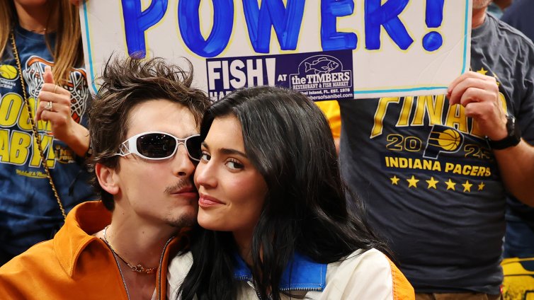 Кейтлин Дженър одобрява Тимъти Шаламе за дъщеря си Кайли