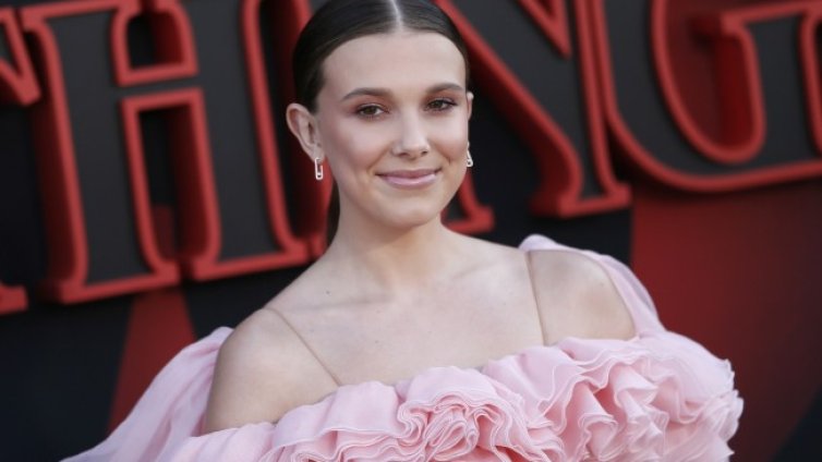 Мили Боби Браун с нова прическа