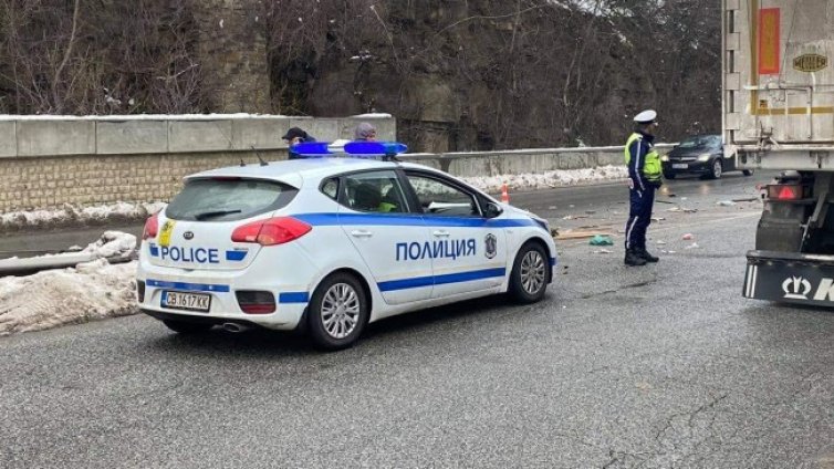 Жена е ранена при ПТП на АМ "Струма"