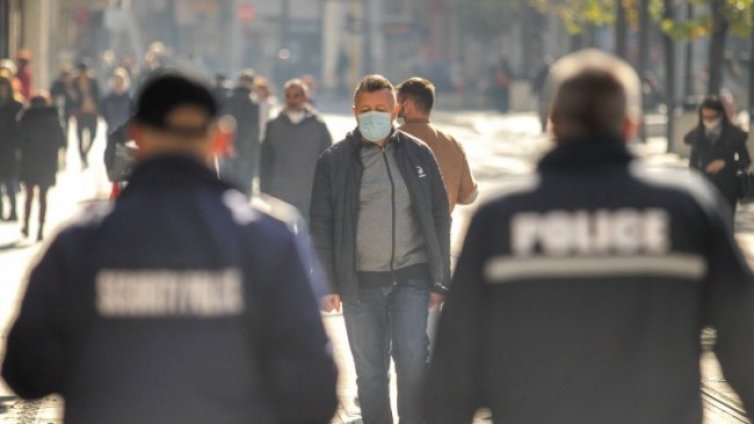 Психично болен нападнал мъжа и бременната жена в "Овча купел"