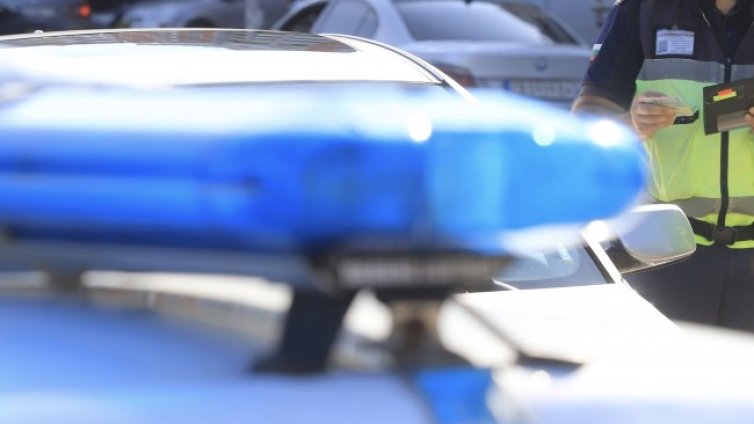 Арестуваха мъж, заплашил майка си с убийство