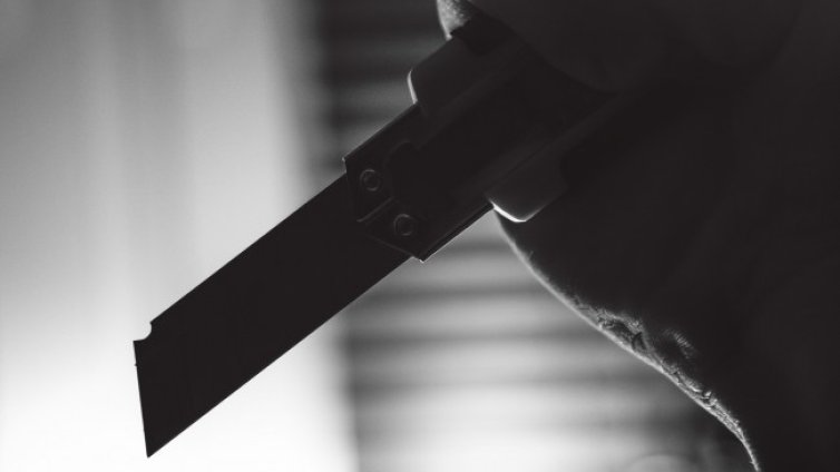 15 души нападнали младеж с вериги, с нож в столичния "Младост 4"