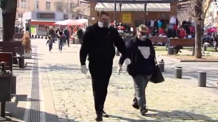 Заразените с коронавирус - все повече, готови ли са болниците?