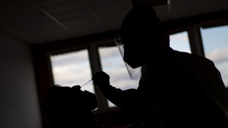 Ще спаси ли ваксинацията лятото в Европа?