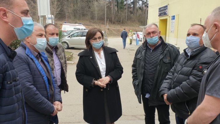 Нинова обеща ваксини от Русия и Китай, ако БСП спечели вота