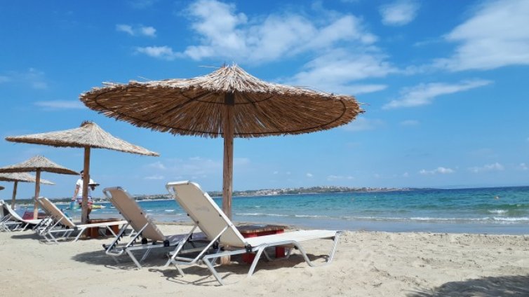 Ръст на заболели, хотелиери не смеят да отворят през май