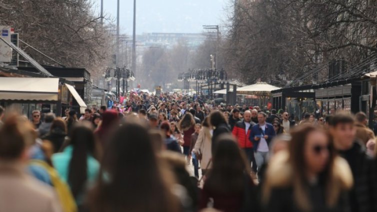 Затягат противоепидемичните мерки в Плевен и Перник