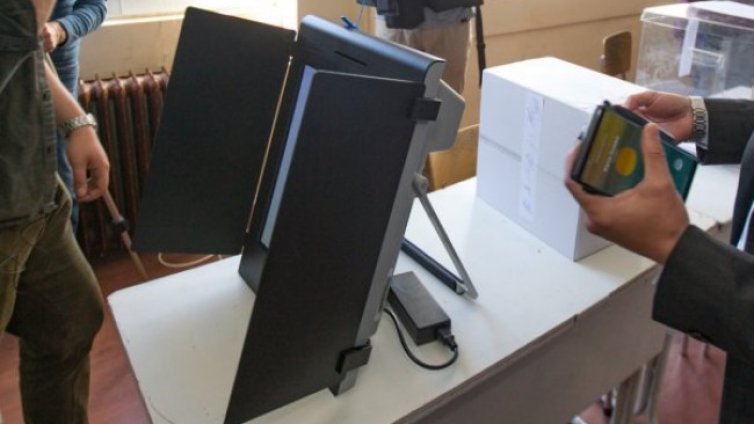 Избори 2021: Около 25-27% от хората избират да гласуват машинно