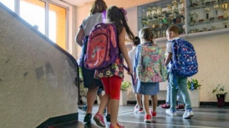 Няма данни как новите варианти на COVID-19 действат на децата