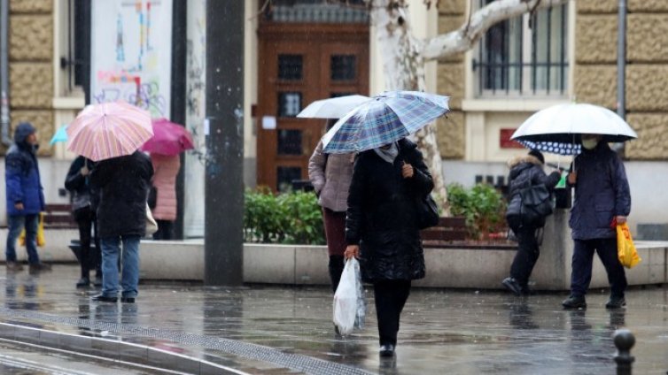 Времето днес: Облачно, в Южна България - дъжд