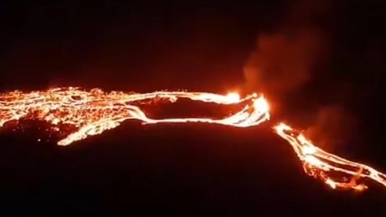 Вулкан изригна на 30 км от столицата на Исландия