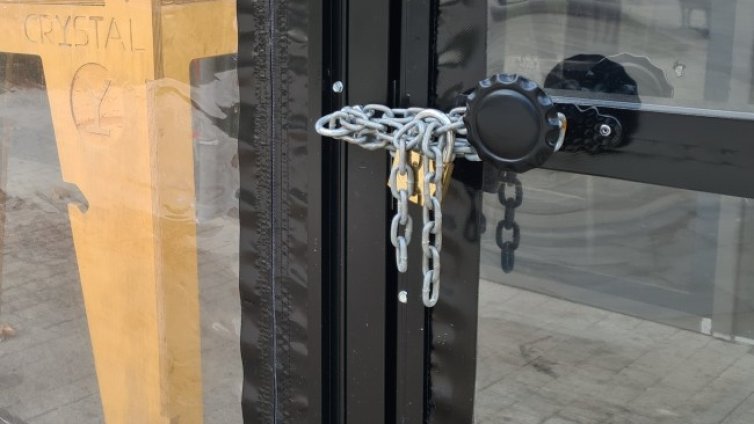 Хотелите - отворени, но няма за кого да работят