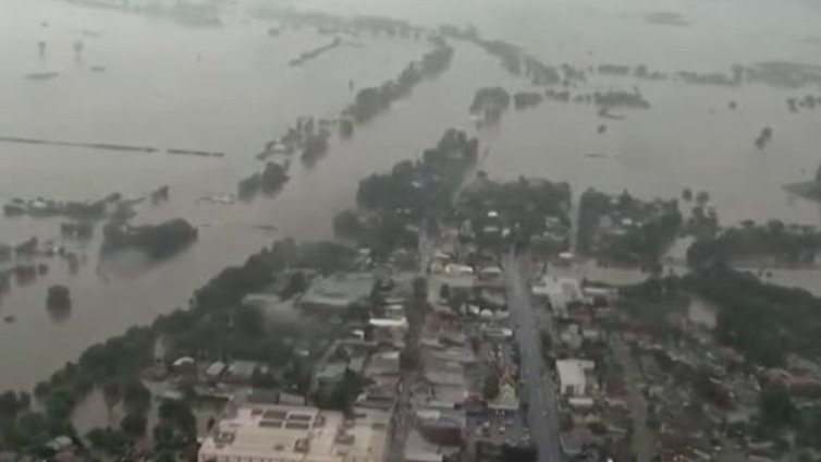 Ситуацията в Австралия се усложнява, ще има още евакуирани