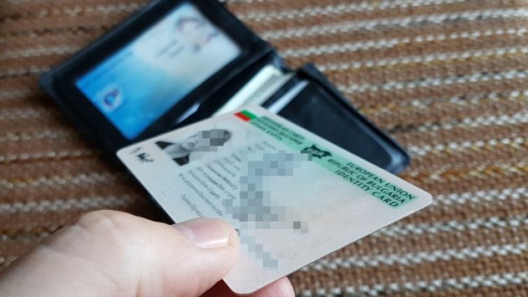 Паспортните служби в страната са отворени