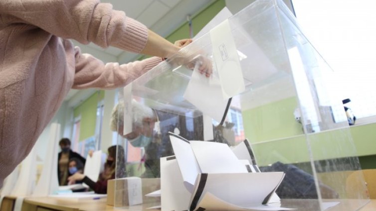 От 9 до 22 ч. гласуват в Англия, 22 секции чакат българите в Италия