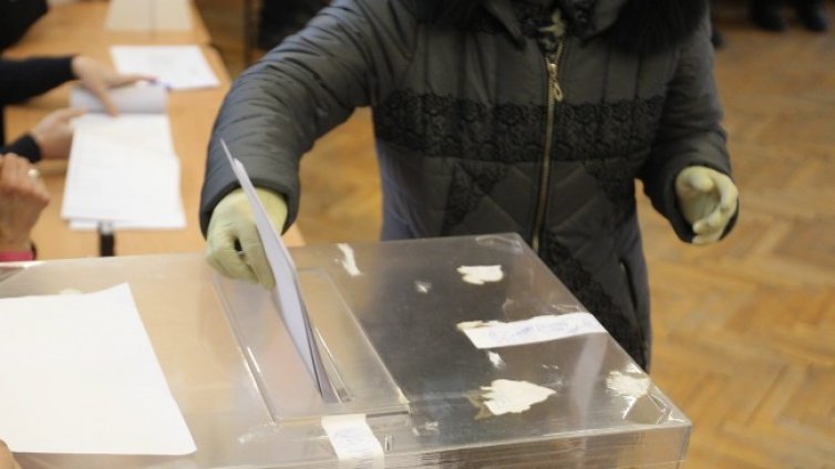 Към 19:00 ч.: ГЕРБ печели изборите с 25%, Слави изскочи втори пред БСП