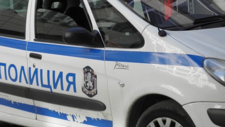 Деца са пребили и ограбили жените във врачанско село