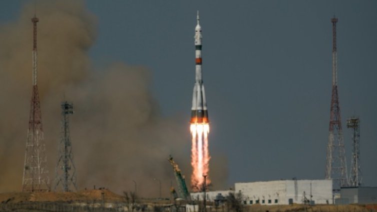 ОАЕ пращат първата арабска жена в космоса