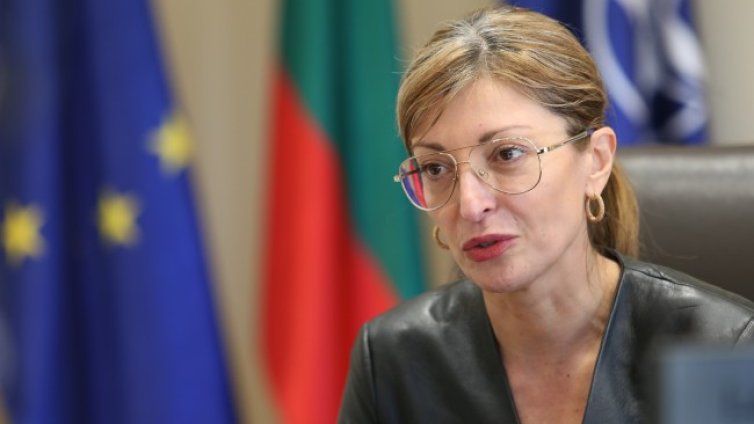 Захариева: С мен не се водят разговори да бъда премиер