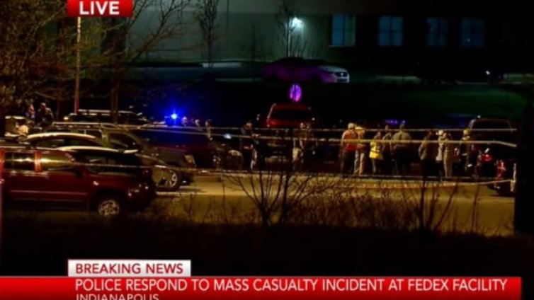 Мъж стреля до летището в Индианаполис, има убити