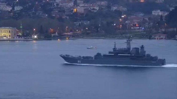 Руски десантни кораби влязоха в Черно море
