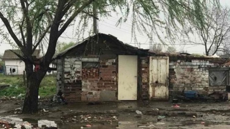 Стамболийски пропищя от ромски набези, бутат незаконни къщи 