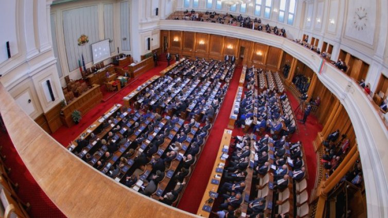 Какво очакват българите от властта? Грамотно правителство 