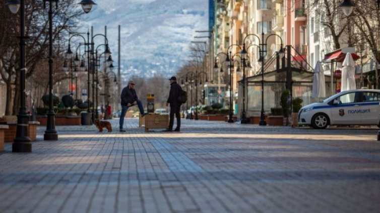 Кризата удари финансите на 61% от българите, средно в ЕС на 42% 