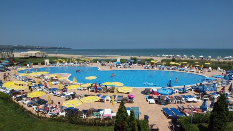 Само до 1 на 3 хотела е стигнала държавната помощ през март