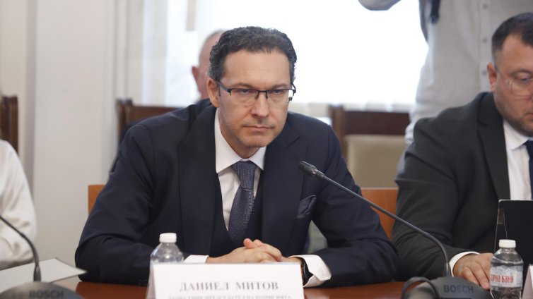 Митов: Националната сигурност не трябва да се превръща в истерия