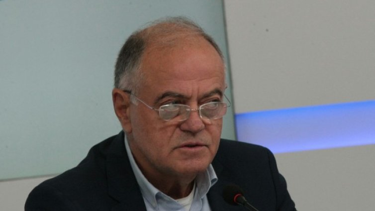 ДБ зове за кадрови промени по всички етажи на властта