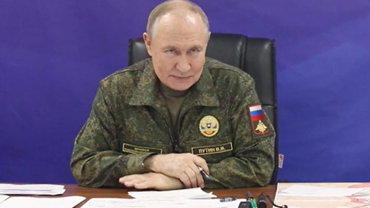 Путин складира ядрени оръжия в Арктика, застрашава ли НАТО? 