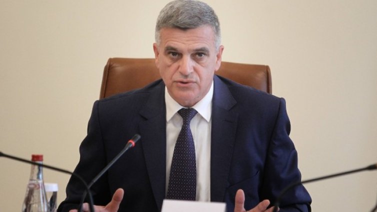 Служебният премиер Стефан Янев сред подслушваните политици
