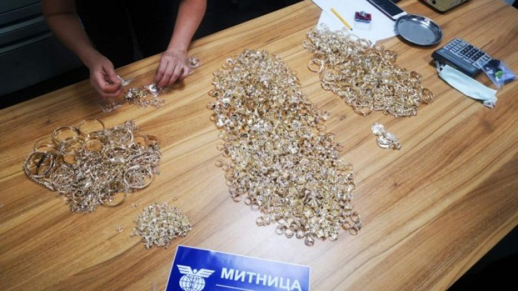 Заловиха златни накити за над 1 млн. на &bdquo;Капитан Андреево&ldquo;