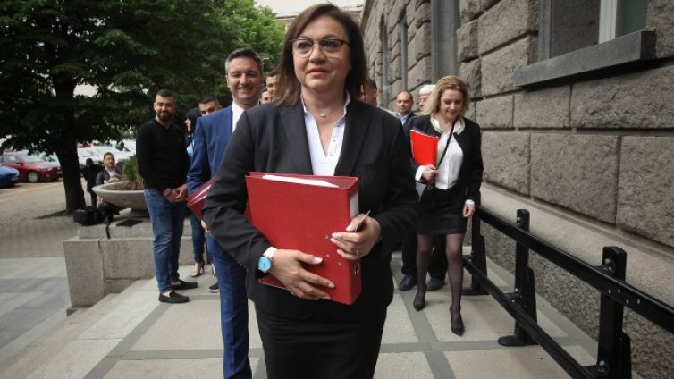 И БСП внесе документите за вота, Нинова: Целите ни са промяна и стабилност