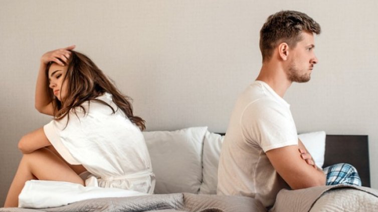 Какво е "любовно бомбардиране" и защо трябва да внимаваме?