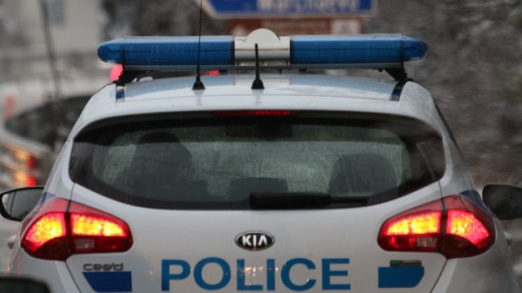 Задържаха мъжа, стрелял в столичен блок