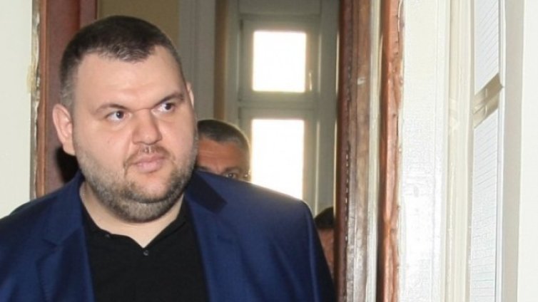 ДПС очаква от САЩ факти защо налага санкции на Пеевски 