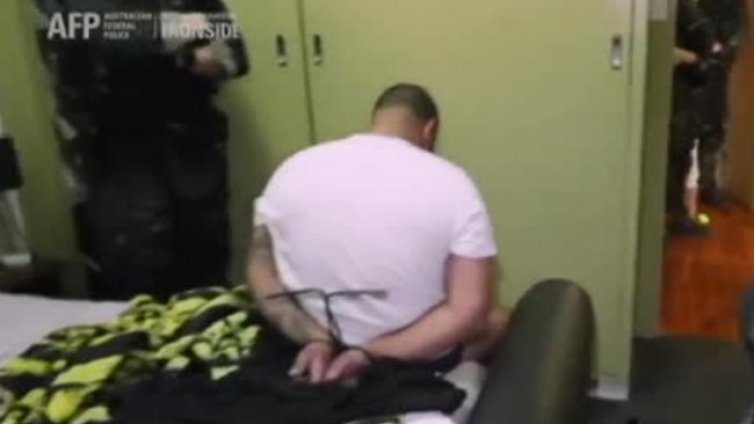 Осуетиха над 100 убийства при арест на над 800 души по света