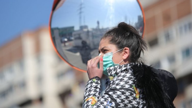 Маските падат за имунизирани на някои места 