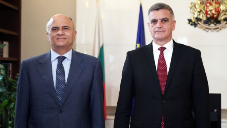 Янев пред гръцкия посланик: Всички ГКПП-та да бъдат отворени