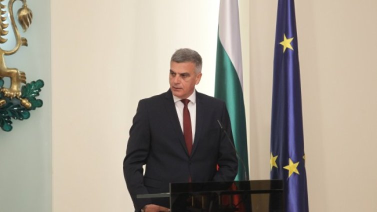 Радев с най-висок рейтинг, след него Манолова и Трифонов  