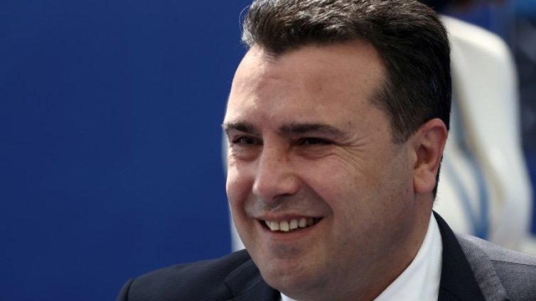 Заев пристига в София с обещания, но не дава гаранции и решения