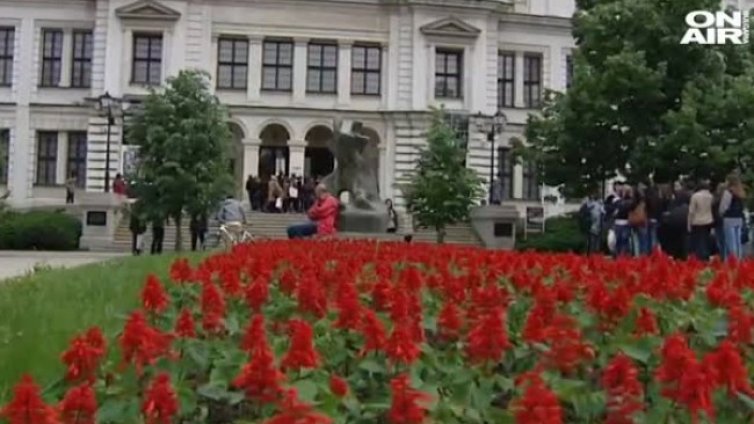 Минеков обяви нарушения при реставрацията на паметника Левски