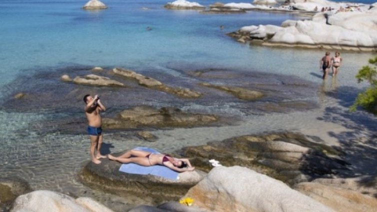 Гърция ще допуска българи и с негативен резултат от антигенен тест 