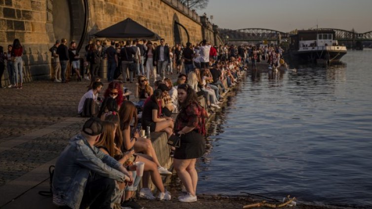 Промени в COVID мерки за пристигащите в Чехия