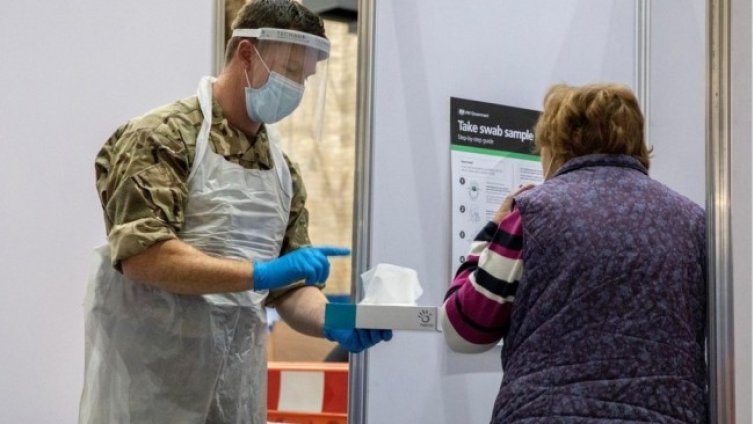 На Острова готвят планове за бустер ваксина през есента